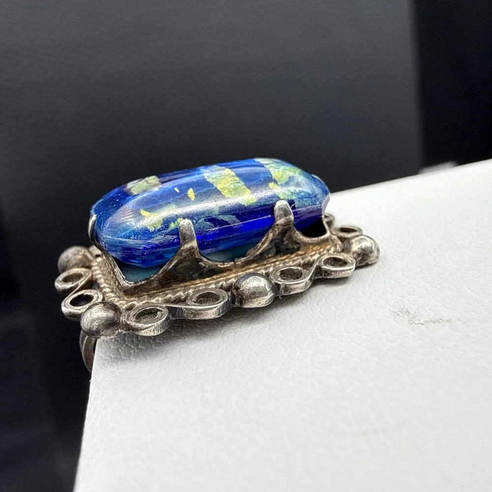 Vintage Mexico Screw Back Earrings Stamped‎ Silver Blue Confetti Art Glass Studs